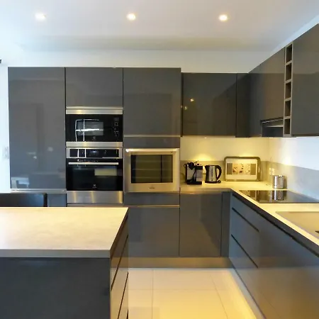 Moderne Deux Chambres, Vue Mer, En Centre *