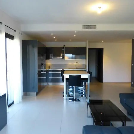 Apartman Moderne Deux Chambres, Vue Mer, En Centre